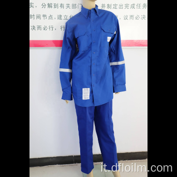 Uniforme di sicurezza del campo petrolifero